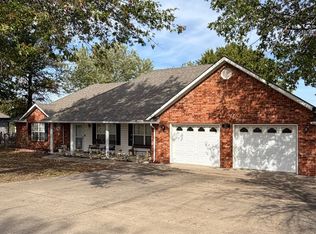 102 W Calista Dr, Tahlequah, OK 74464