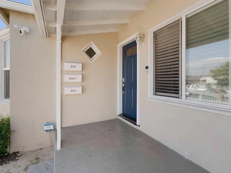 842 W 115th St — Photo 3