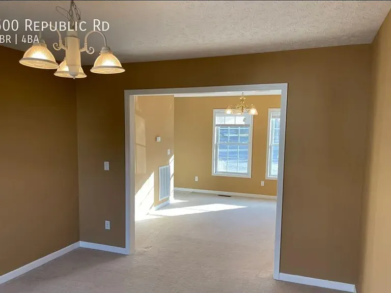 600 Republic Rd — Photo 6