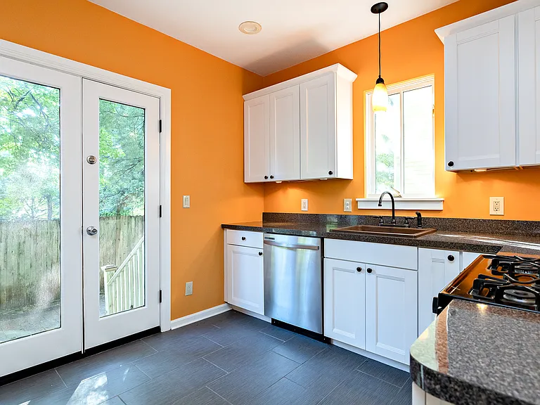 3 Lee Ave — Photo 12