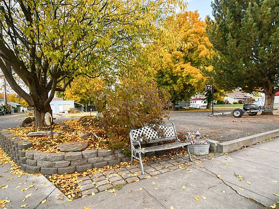 4th image of 335 N 4th St