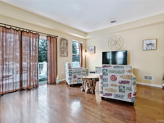 4th image of 6428 Ocean Avenue S