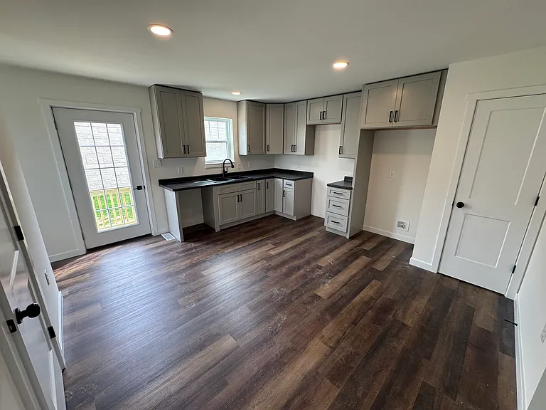 54 S Revere St #A — Photo 6