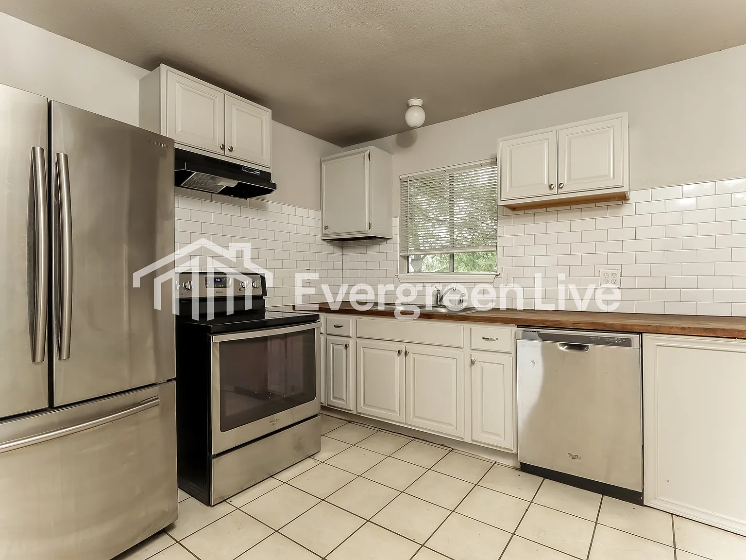 4 bed, 1.0 bath, 1038 sqft, $895 — Photo 3