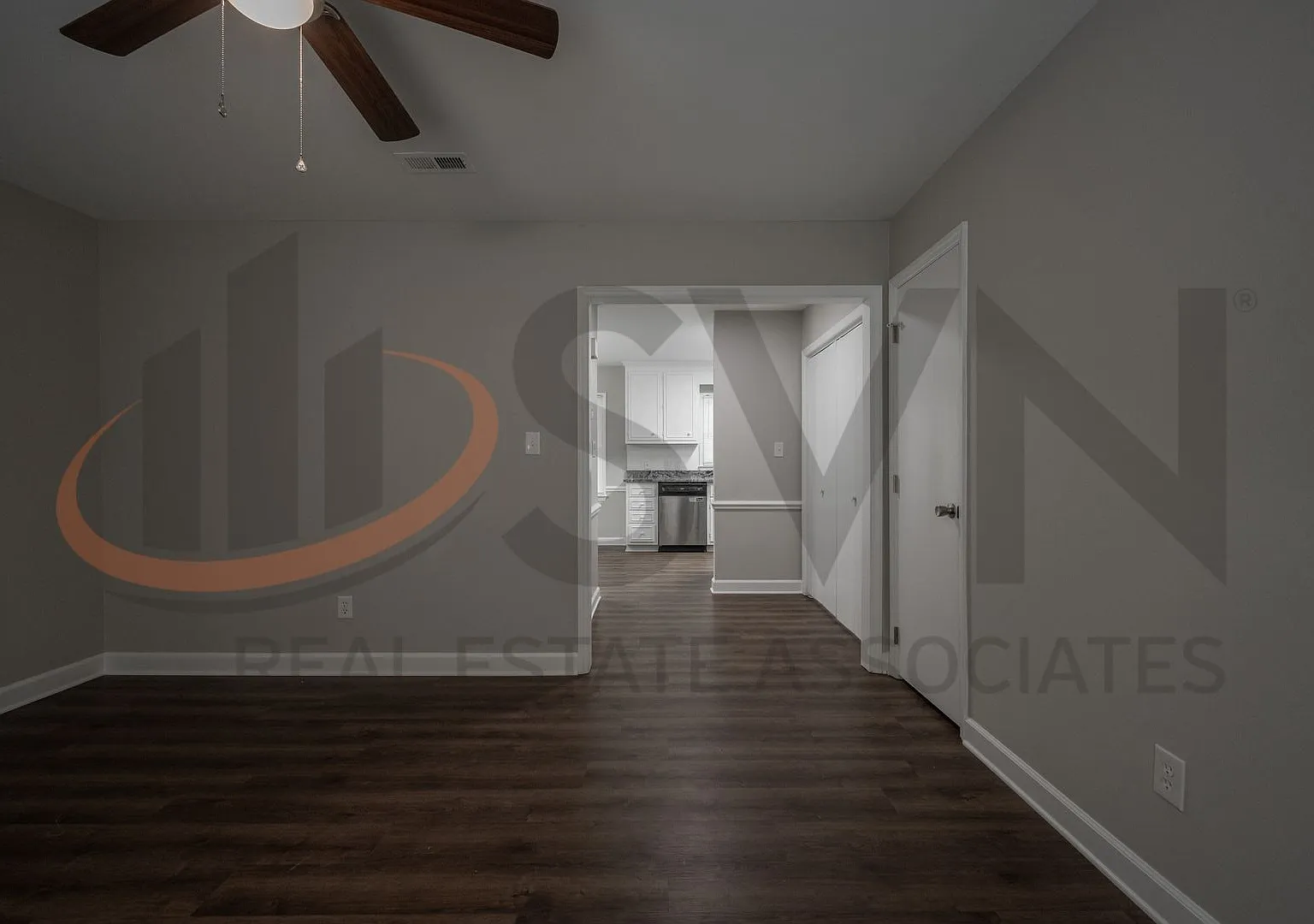 Move In Ready 2BR, 1.5BA Townhome with Brand-New Kitchen Features! — Photo 4