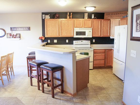 2nd image of 2245 SE Prairie Creek Dr