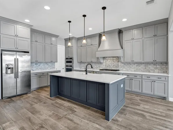 2526 Vineyard Dr, Granbury, TX 76048