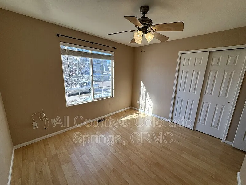 3 bed, 2.0 bath, 1466 sqft, $2,100 — Photo 3