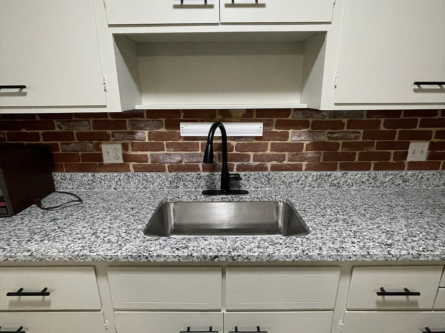 3 bed, 1102 sqft, $2,000 — Photo 2
