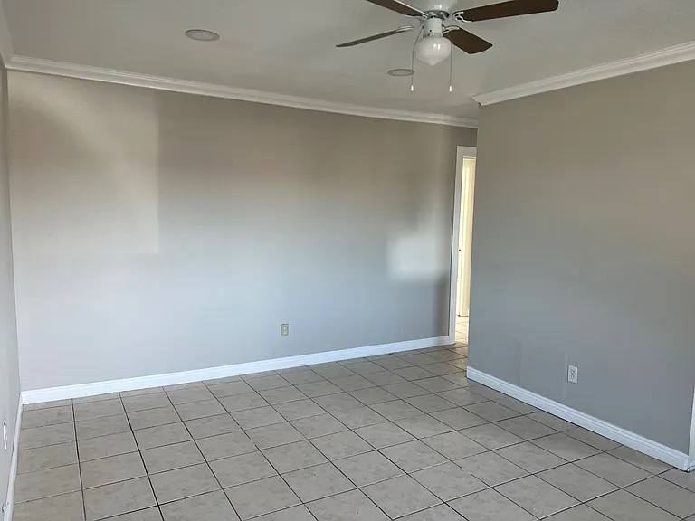 408 Devener St #F — Photo 4