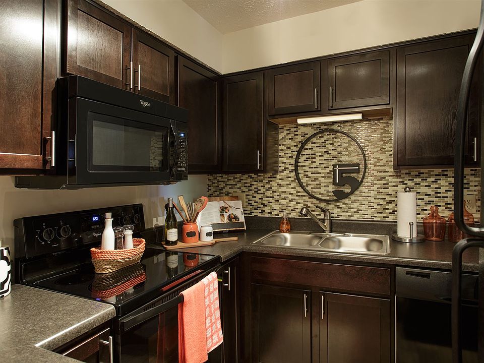 CedarLakesApartments_2bd_07_HighRes