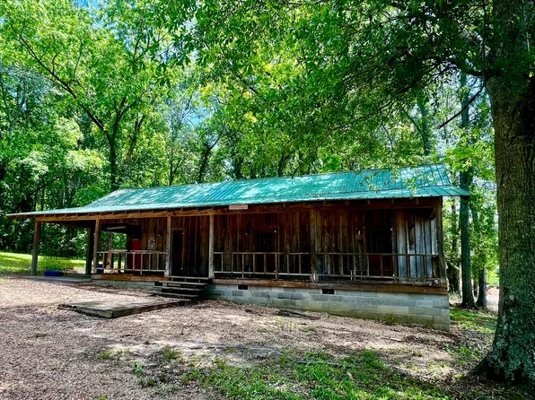 55 E 8th Ave, Bay Springs, MS 39422