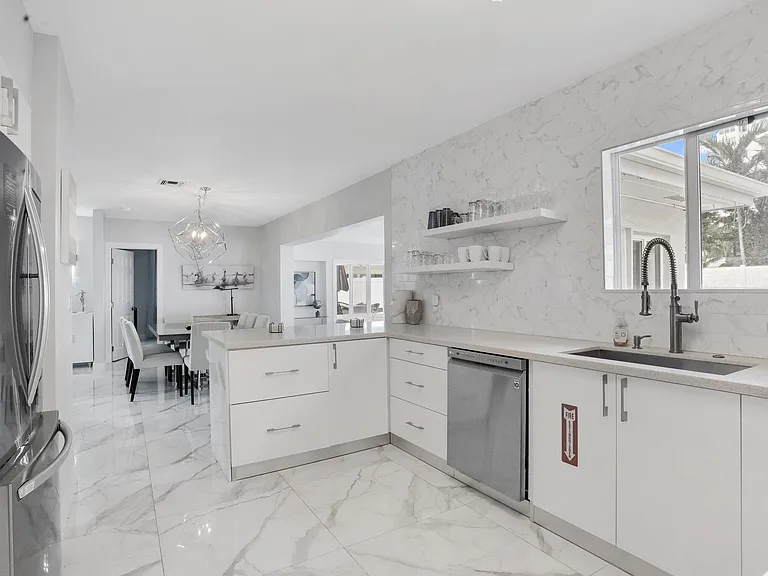 3025 Center Ave — Photo 14