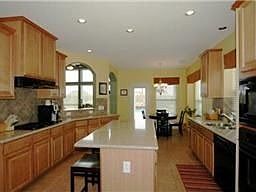 4th image of 610 Ivory Stone Ln