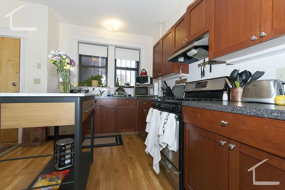 Building Photo - 80 Quint Ave #4A