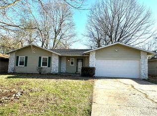 3012 W Countryside Dr, Springfield, MO 65807