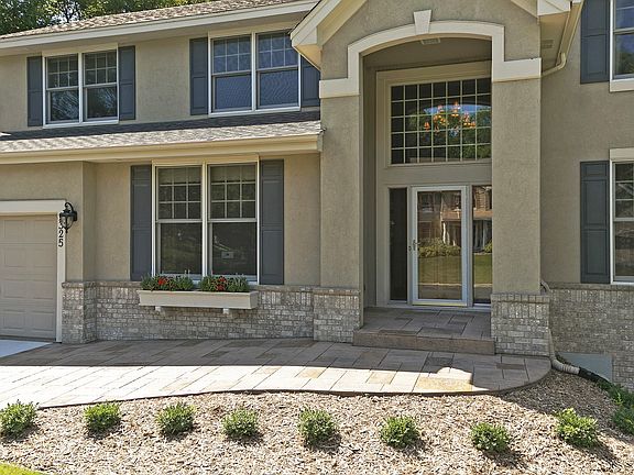3rd image of 2325 Hunter Dr