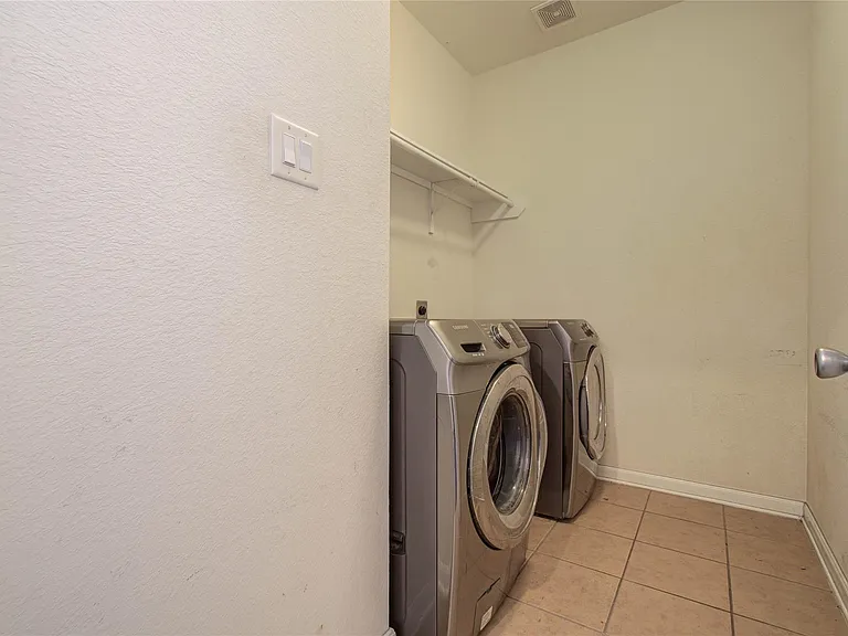 18707 Naples Ridge Ct — Photo 11