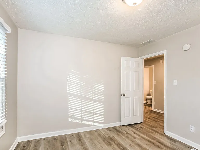 705 Firethorn Cir — Photo 12