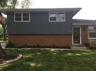 10928 Liberty Grove Dr, Willow Springs, IL 60480