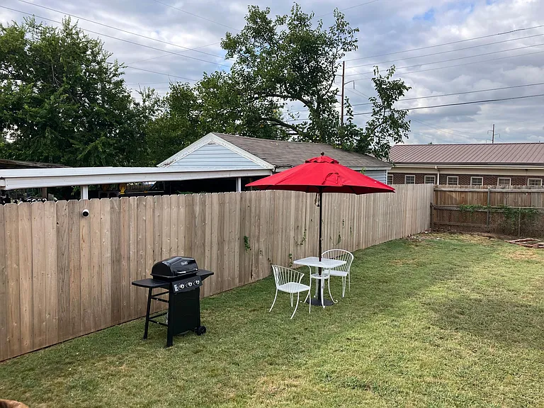609 E Steed Dr — Photo 8