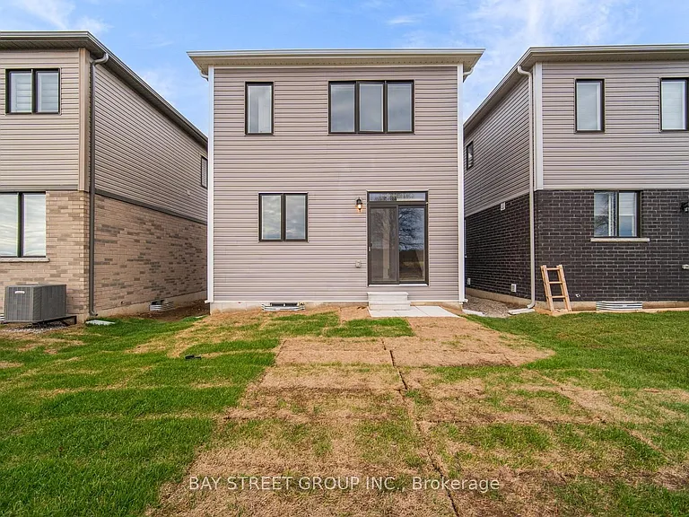 149 Wilmot Rd N — Photo 35