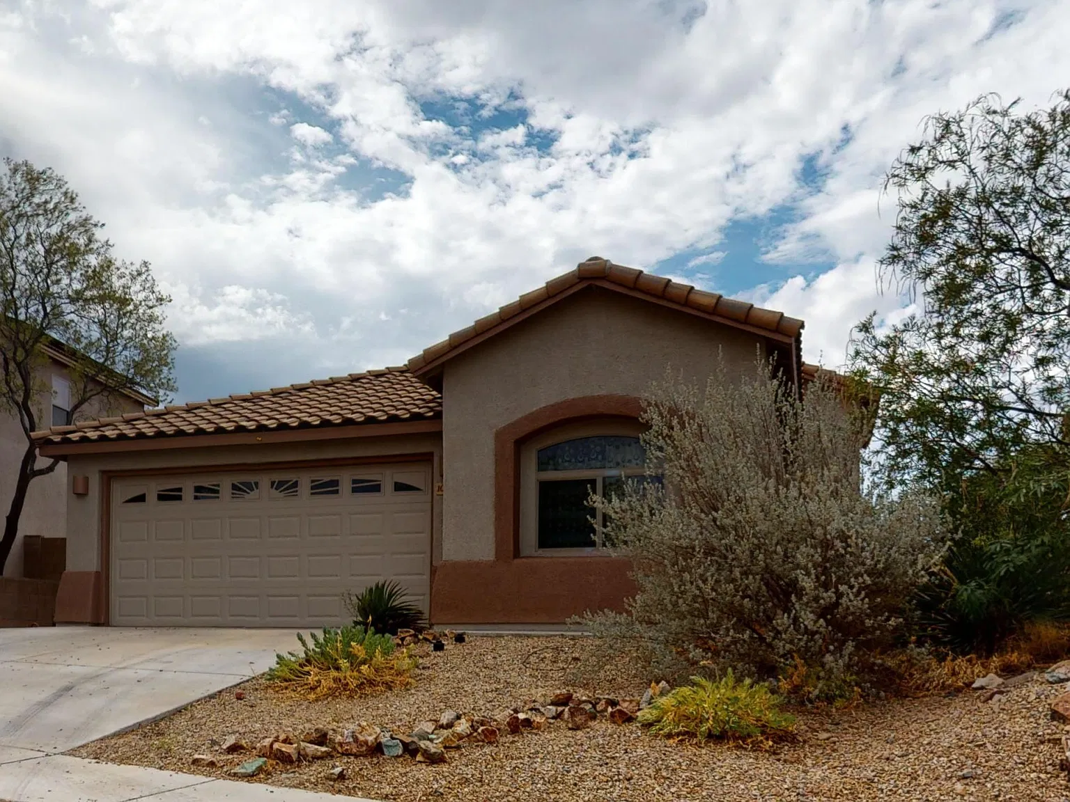 10836 E New Rock Ridge Dr — Photo 2