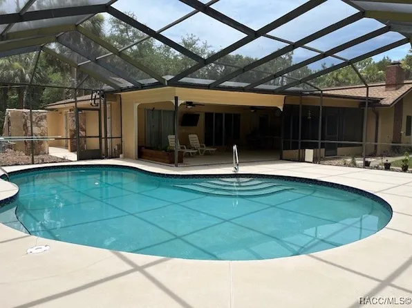 10475 W Edgar Ln, Crystal River, FL 34428