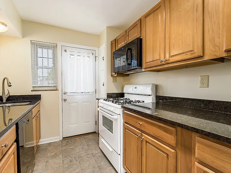 1653 Westwood Ave #D — Photo 15