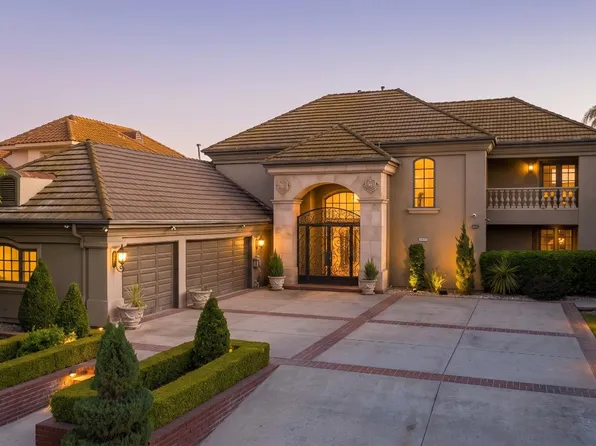 2635 W Lake Van Ness Cir, Fresno, CA 93711