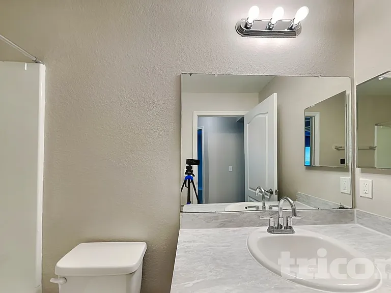 6046 Eagle Pointe Dr — Photo 16