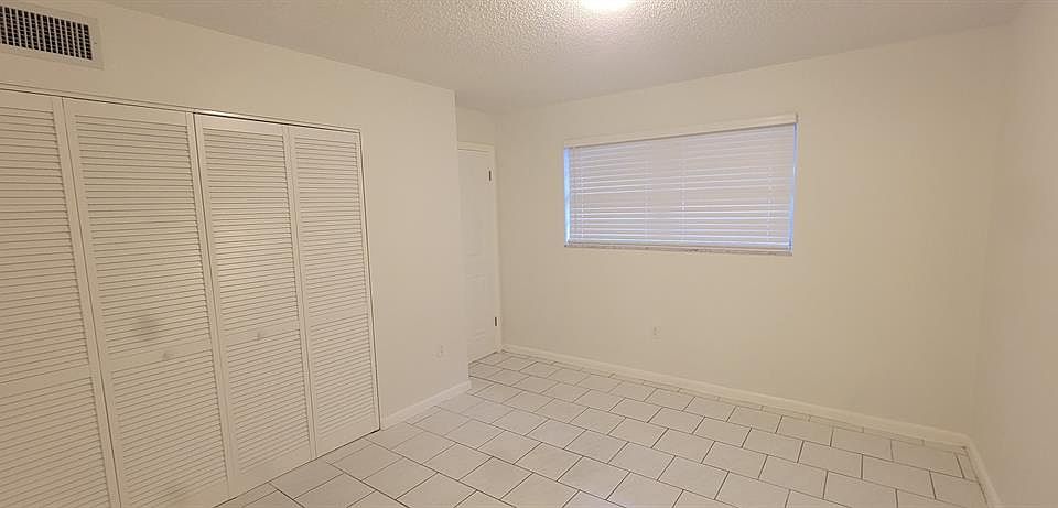 1st image of 600 SW 2nd Ave APT 235