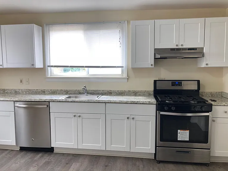 22570 Curie Ave — Photo 21