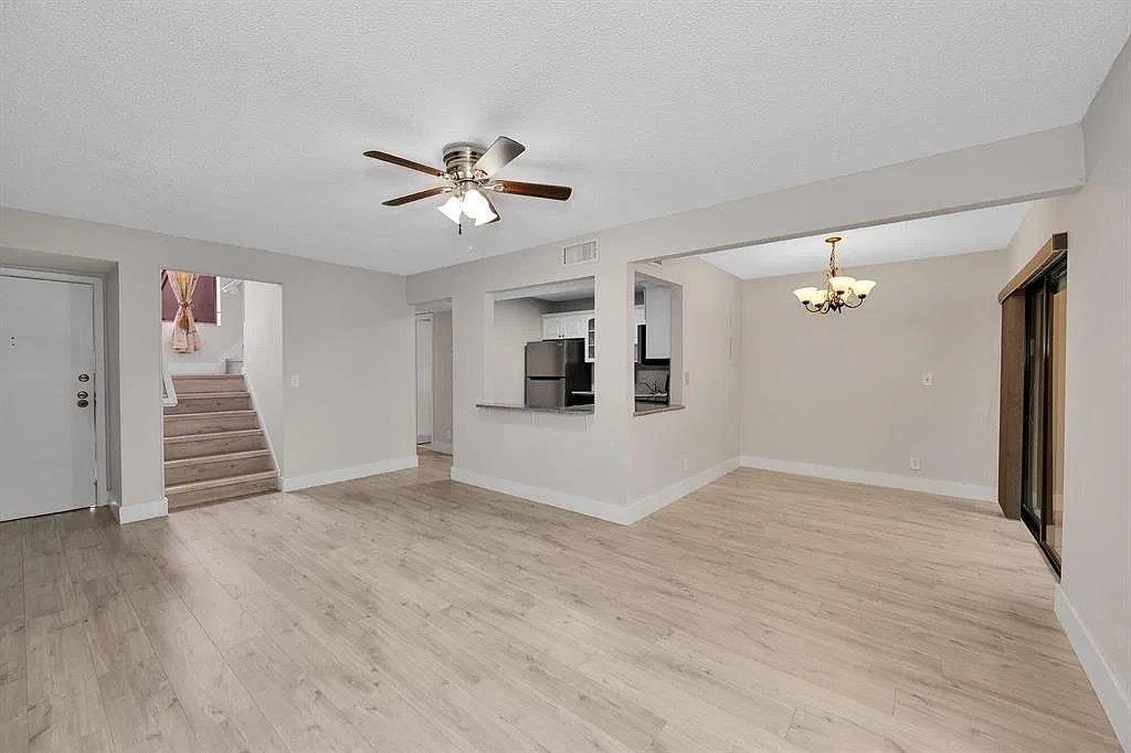 3 bed, 3.0 bath, 1500 sqft, $2,999 — Photo 3