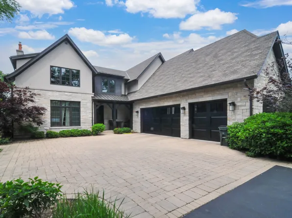 326 Country Ln, Glenview, IL 60025