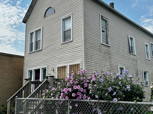 chicago-illinois-2143787072 picture