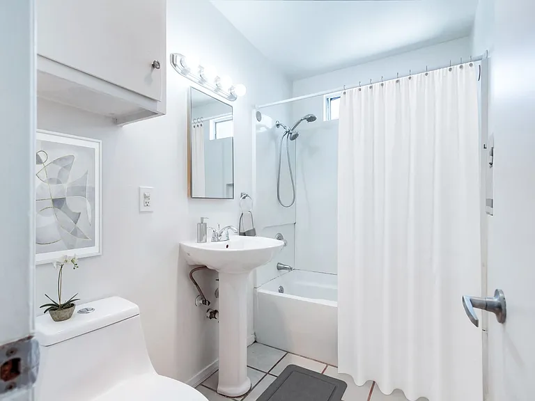 B Street | Apartments Near Balboa Park - Studios, 1 & 2 Bedrooms — Photo 40