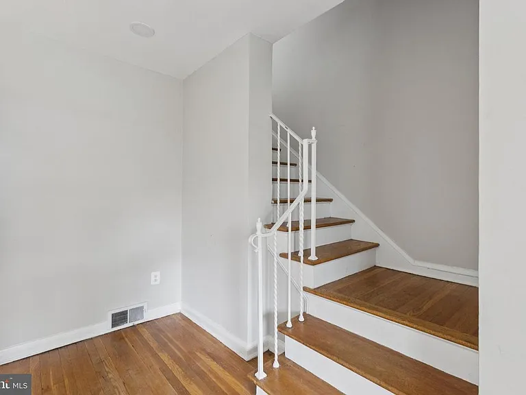 128 33rd St NE — Photo 17