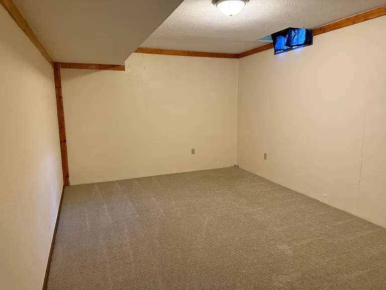 212 S Lark Ln — Photo 5