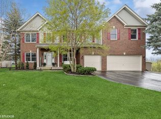 770 Crabapple Dr, Crystal Lake, IL 60014