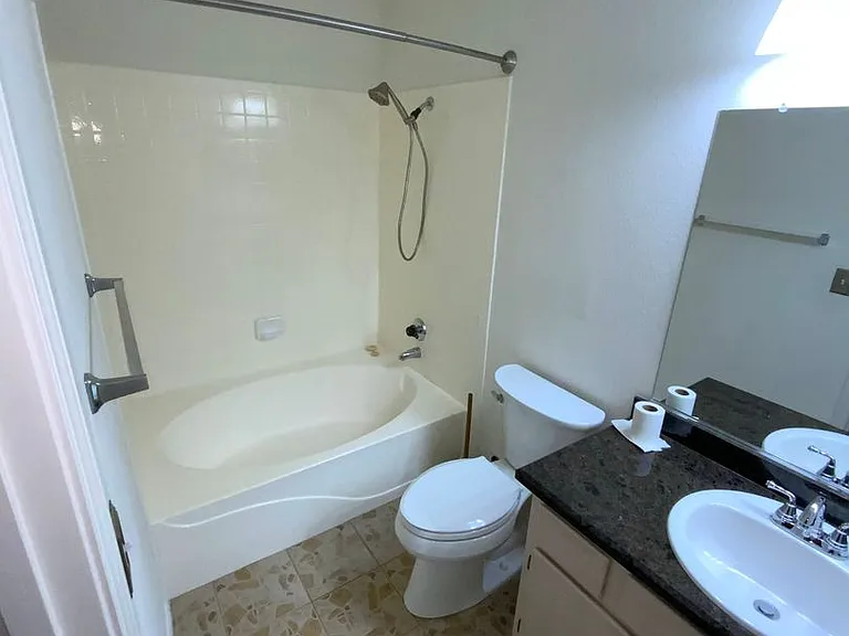 231 W Horizon Ridge Pkwy #1421 — Photo 13