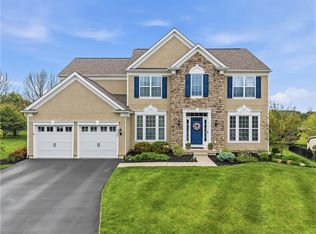 9031 Pathfinder Rd, Breinigsville, PA 18031