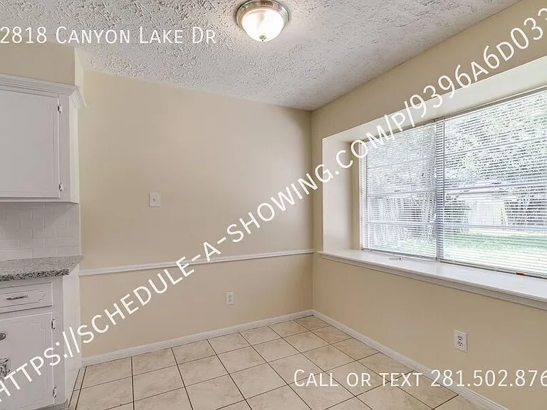 22818 Canyon Lake Dr — Photo 5