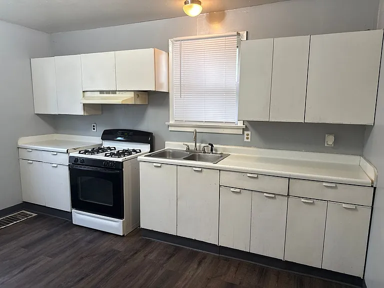 1105 N 5th St — Photo 3