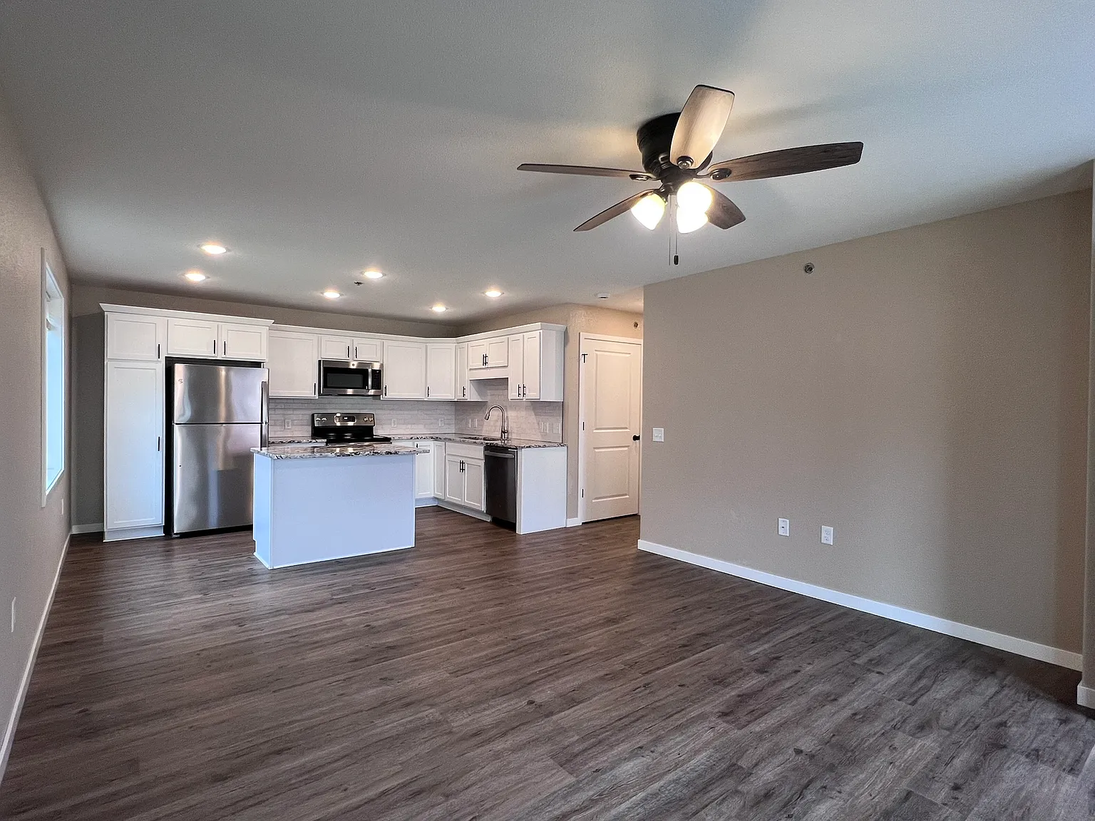 5546 Timber Trl - Unit 5 — Photo 4