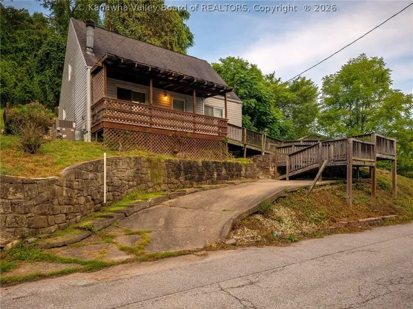 1639 King St, South Charleston, WV 25303