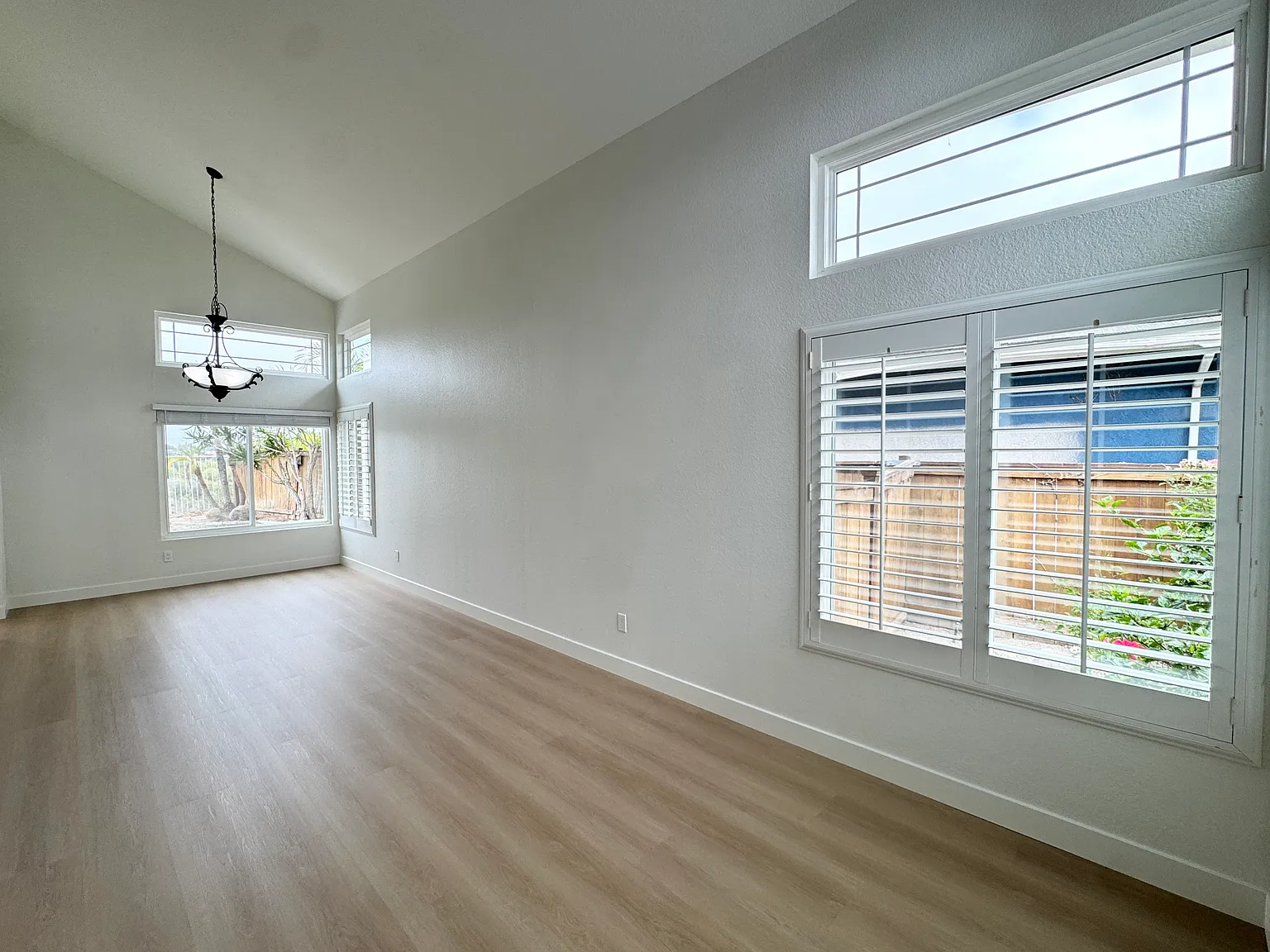 4 bed, 1913 sqft, $5,000 — Photo 3