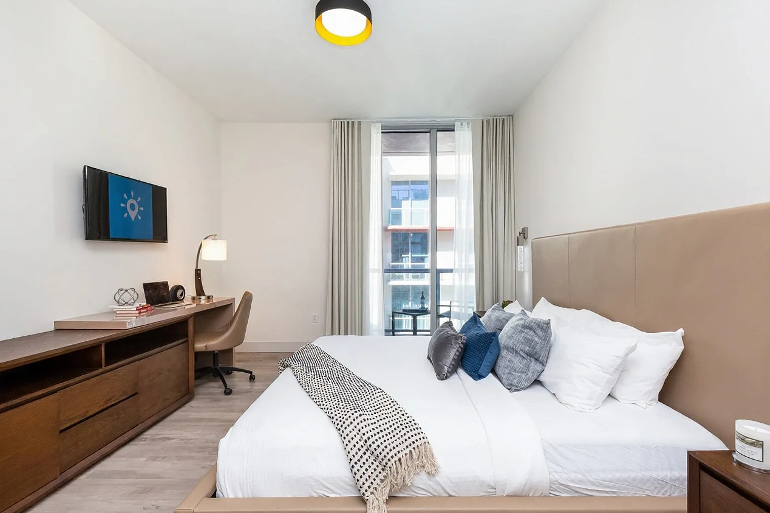 Studio, 1.0 bath, 398 sqft, $2,151 — Photo 1