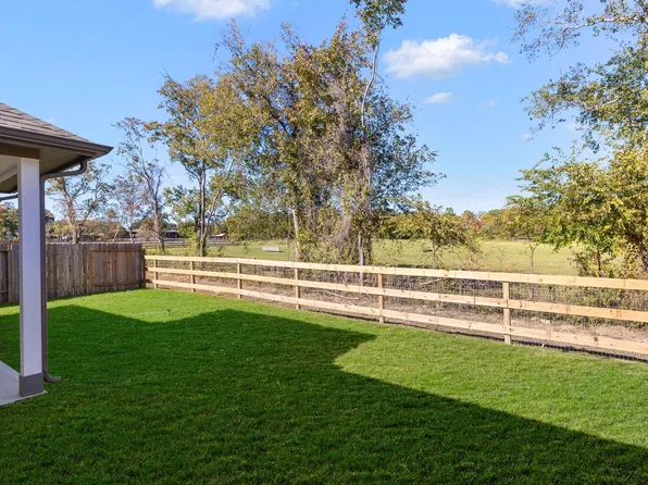 11832 Whirlaway Dr, Willis, TX 77318