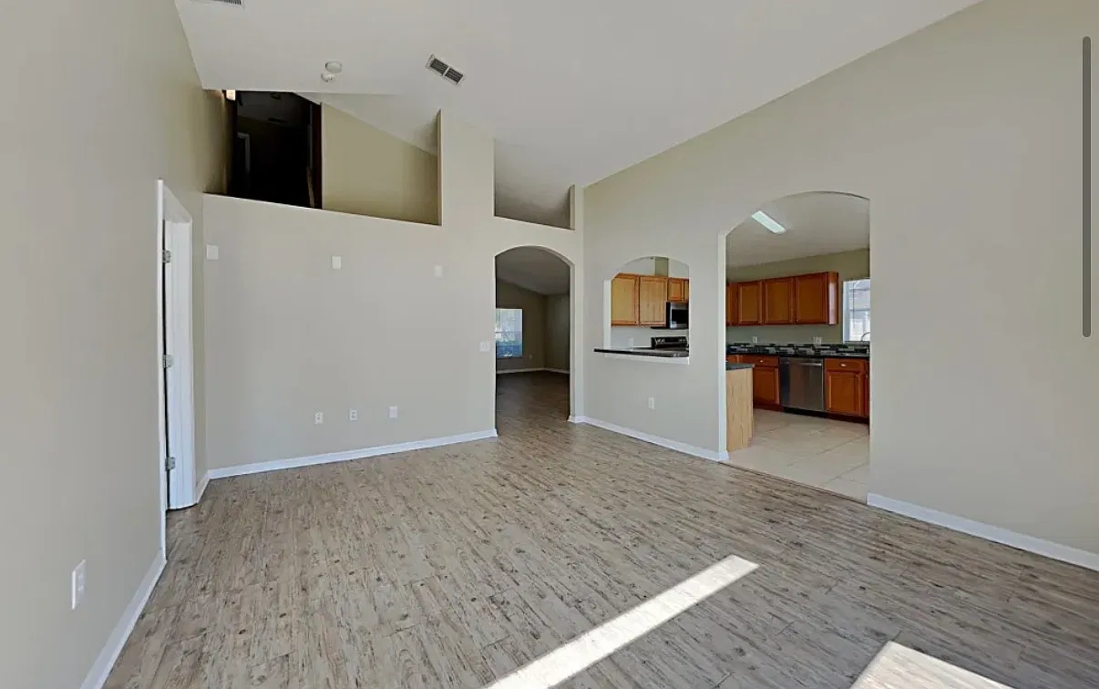4 bed, 1816 sqft, $2,509 — Photo 3